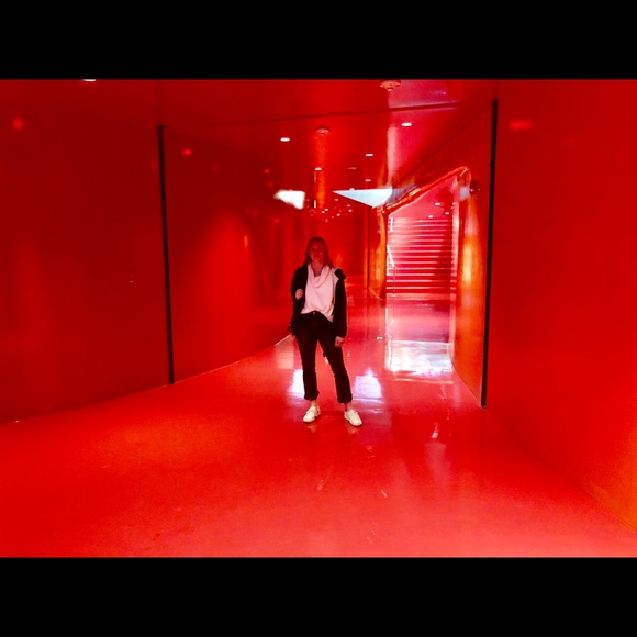 Meet your Posher, Emily - Picture 4 of 8